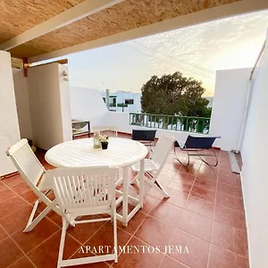 Jema, A Un Paso De La Playa , Playa Blanca (Lanzarote) España